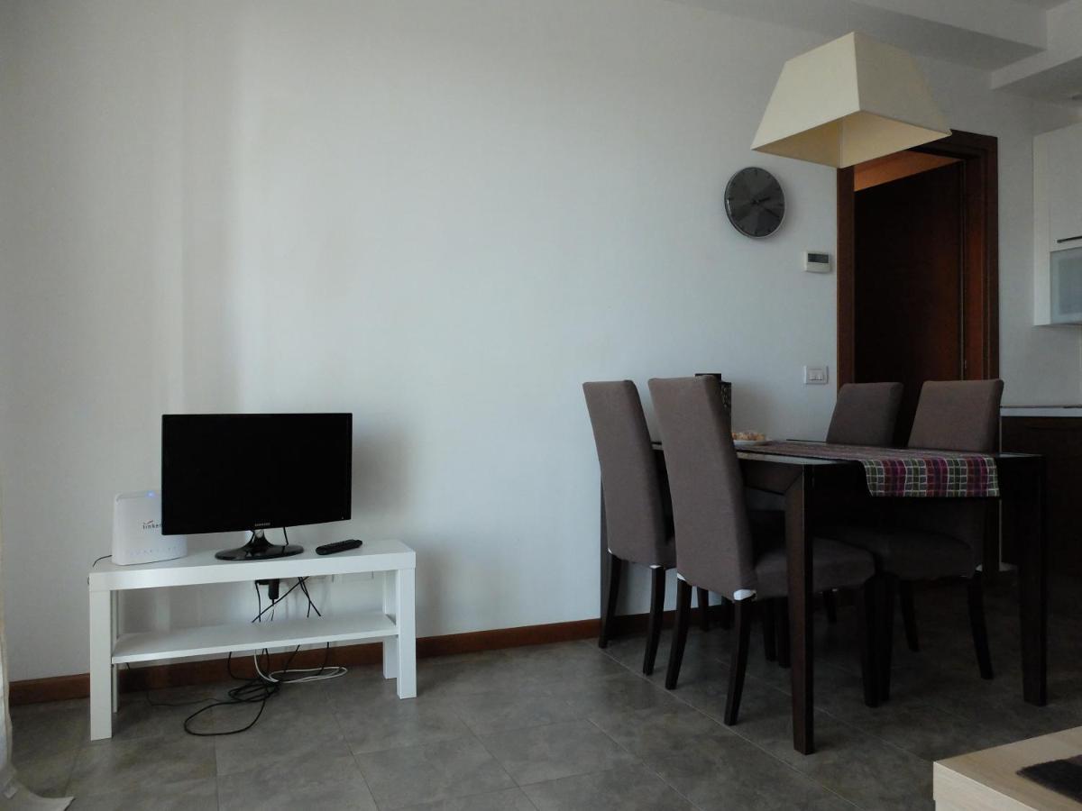 Moderno Trilocale Laura Apartment Dalmine Ngoại thất bức ảnh